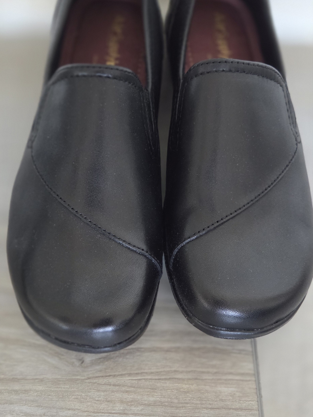 Women’s Air Supply Plus Poppy Black Leather Slip-Ons NWOT